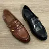 Primer Encuentro con los Mocasines de Doble Hebilla Estilo Británico para Mujer con Tacón Grueso, Nuevos Zapatos de Cuero Slip-On Retro Primavera 2026