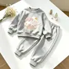 Conjunto Fashionável para Meninas da Primavera e Outono: Top estilo coreano, moletom novo e moderno com estampa de nuvem, calça jogger, conjunto estiloso de duas peças