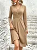 Vestido midi de manga longa plissado cruzado com decote V acinturado, cor sólida, estilo novo, transfronteiriço europeu e americano, para mulheres