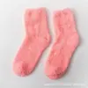 Calcetines Pantufla de Felpa Suave para Mujer Amazon Calcetines para Dormir en Casa Calcetines de Forro Polar Coral Calcetines de Color Caramelo de Media Pantorrilla Transfronterizo