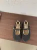 Zapatos Mary Jane franceses grises de alta gama, zapatos peludos para otoño e invierno, con forro adicional para abrigar, zapatos de algodón, zapatos de vestir, zapatos para conducir