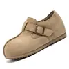 Nueva colección otoño/invierno 2026: Zapatos estilo Birkenstock para hombre que aumentan la altura, modernos y versátiles, diseño fácil de calzar, adecuados para conducir y para el día a día.