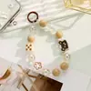 Accesorios de Cadena de Bolas de Felpa Estilo Nuevo Otoño e Invierno, Correa para Funda de Teléfono Universal, Cadena de Correa de Muñeca, Llavero, Estilo de Nicho y Único