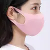 Mascarillas al por mayor para hombres y mujeres, de algodón de seda helada cálido, a prueba de polvo, a prueba de sol, transpirables, lavables, diseño estéreo 3D, adelgazante de rostro, con logotipo impreso