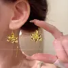 Iris Story~Brincos de Flor de Prata Texturizada Estilo Francês para Mulheres, Ganchos de Orelha Longos Modernos e Elegantes, Acessórios de Orelha Únicos e Exagerados