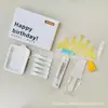 Utensilios para pastel cumpleaños juego de regalo de seis piezas tienda de repostería juego de suministros para fiesta al por mayor juego de cubiertos y platos desechables