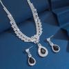 Pendientes de flor de gota de agua con incrustaciones de diamantes, collar ligero de lujo de alta gama, cadena de clavícula con temperamento, diseño de nicho, pendientes al por mayor para mujeres