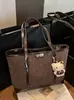 Bolsa Tote Retrô de Grande Capacidade Feminina 2025 Outono e Inverno Nova Moda Textura Bolsa de Axila para Trabalho Bolsa de Ombro