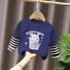 Camiseta de manga larga para niña, nuevo modelo primavera y otoño 2026, body falso de dos piezas para bebé, ropa infantil de algodón puro con rayas de dibujos animados