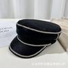 Nuevo Sombrero de Moda Británico Casual de Copa Plana con Cadena Retro, Sombrero Octogonal de Cuero Mate Láser Europeo y Americano