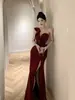 Vestido de Noche Sexy de Alta Gama con Volantes 2026 Elegante y con Estilo de un Solo Hombro para Anfitriona de Banquete, Modelo de Coche, con Abertura, Largo