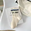 Meias Brancas Femininas Meia-Canela Primavera e Verão Finas com Letras Versátil Popular Personalizadas Meias Meias de Estudante Meias Outono e Inverno