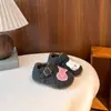 Zapatos para Niña Invierno Nuevos Infantiles Dibujos Animados Engrosados Zapatos de Invierno Bonitos Cálidos Zapatos tipo Birkenstock Bebé Doudou Zapatos de Algodón Modernos
