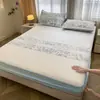 Conjunto de 3 Peças de Matelassê Jacquard de Seda de Gelo com Contas para Resfriamento de Verão com Lençol com Elástico, Lençol com Sensação Fresca, Tapete Macio Lavável com Ar Condicionado para o Verão