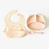 Conjunto de louça infantil prato com compartimento babador de silicone prato resistente a quedas anti-sujo conjunto de louça para bebê garfo colher de silicone em estoque