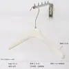 Perchas Especializadas de Resina para Ropa de Mujer en Tiendas de Ropa, Perchas de Madera de Alto Nivel Antideslizantes con Textura de Madera, Perchas Anchas que No Dejan Marca en los Hombros, Pinzas para Pantalones