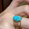 Anillo Vintage Retro de Imitación Turquesa para Mujer, Artesanía Pesada Vintage, Lujo Ligero, Sensación de Alta Gama, Anillo Apilable