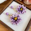 Aretes de Flor de Tela de Rafia con Aguja de Acero, Únicos y de Moda, Estilo de Nicho, Aretes Elegantes con un Toque de Lujo Ligero y de Alta Gama