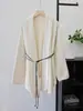 2025 Nuevo Otoño e Invierno Chaqueta Suéter Elegante con Cinturón Cintura Francesa Alta Gama Holgada Aspecto Adelgazante Cárdigan de Punto para Mujer