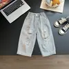 Conjunto de Ropa Exterior con Chaqueta para Niños 2026 Nueva Elegante Chaqueta con Capucha para Niños Pequeños y Medianos Conjunto de Jeans Rasgados Moderno