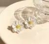 Brincos de Flor de Pérola Coreanos para Mulheres, Brincos de Luxo Leve e de Alta Qualidade, Estilo Novo, Moda de Nicho, Brincos Versáteis Venda por Atacado