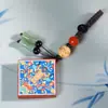 Ébano Doble Cara Pintado Paz y Alegría Tendencia Nacional Señal de Paz Colgante Pareja Juguete Cultural Adorno Colgante Talla en Madera Colgante Pequeño