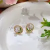 Pendientes de Perla Zhuji Estilo Francés Iluminando el Temperamento Pendientes de Botón Vintage Viaje Diario Lujo Ligero Pendientes de Gama Alta Venta al por Mayor