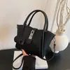 Bolso de Mano Retro Francés de Nicho para Mujer 2026 Nuevo Verano Versátil de Moda Bolso Cubo Bolso de Hombro Único Cruzado