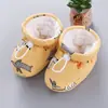 Sapatos de outono para bebê meias de sola macia Primavera pés protetores para bebê recém-nascido masculino e feminino 0-1 ano criança pequena 3-6 meses sem cair sapatos de tecido