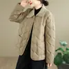 Foto Real 2026 Outono Inverno Roupas para Mãe Estiloso Acolchoado Acolchoado de Algodão Roupas Femininas Nova Jaqueta de Algodão Leve Casaco Quente