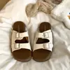Sandálias Femininas Birkenstock de Encaixe Nova Moda Primavera/Verão 2026 Sandálias Planas Versáteis para Praia Direto da Fábrica de Origem