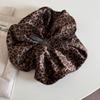 Falda Oversize de Terciopelo Estilo Coreano con Doble Capa en el Dobladillo y Scrunchie con Estampado de Leopardo para Mujer, Liga Elástica para el Cabello de Alta Gama para Damas