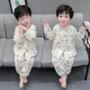 Roupas de Casa Pijama de Desenho Animado para Menino 2026 Nova Coleção Primavera, Outono e Verão Fofo Gola Redonda Urso Cardigan de Algodão Terno Masculino