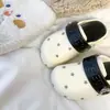 Pantuflas de Lujo de Nicho con Tachuelas y Puntera Tachonada 2026 Verano para Viajar al Trabajo y Uso al Aire Libre Zapatillas Versátiles de Moda para Ponerse y Quitar