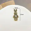 Urso de diamante vintage coelho acessórios de liga joias antigas antique pequeno furo de roupa de fragrância material de flor