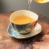 Taza de té de cerámica roja de pedernal azul y flor de fábrica pintada a mano en oro, con forma de loto, rima, taza de boca de koi kwai, taza maestra, taza de degustación, taza, platillo