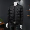 Invierno 2024 Nuevo Estilo Europeo de Moda Chaqueta Abrigo de Plumas de Pato Blanco Casual de Moda para Hombre Cuello Alto Relleno Flocado