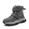 Colección de invierno 2026 transfronteriza: Zapatos de algodón para niños, forrados de felpa, cálidos, de media pantorrilla, con diseño antideslizante, adecuados para condiciones de nieve y con suela gruesa para mayor calidez.