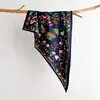 Pañuelo de seda triangular a rayas retro para mujer, accesorio de otoño de alta gama, pañuelo cuadrado fino versátil