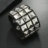 Pulseira Punk Transfronteiriça Preto Prata Unha Quadrada Couro PU Canto Arredondado Mão Masculina Troca Personalizada Rebite Moda Acessórios de Couro