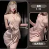 Lencería estilo discoteca, ropa de dormir morada sexy, bata transparente, un conjunto seductor que se desliza con un tirón, brillante y seductor, el uniforme de una chica sexy