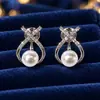 Pinzas para Orejas de Bobina de Mosquito Dulces e Indoloras Estilo Coreano para Mujeres, Pendientes de Moda de Lujo Ligero con Cruz de Zirconia y Perla