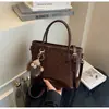 Bolsa Saco Grande de Alta Capacidade Simples Versátil Bolsa Transversal para Mulheres Moda Tendência Nicho Coreano Bolsa Simples de Mão/Ombro