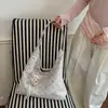 2026 Nova Bolsa Super Estilosa Bolsa de Ombro Único Transversal Portátil Sino Urbana Simples Elegante Bolsa Versátil Nicho