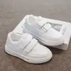Zapatillas Blancas para Niños Modelo Nuevo Primavera y Otoño 2026 Zapatos Deportivos para Niños de Caña Baja Casual para Niñas Suela Suave Transpirables Zapatos Activos para Tabla