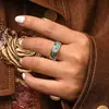Anillo Nuevo de Metal Hueco de Cao Shi para Mujer, Anillo con Diseño de Pintura al Óleo Tridimensional, Anillo Individual de Seis Garras con Incrustaciones y Textura Diagonal