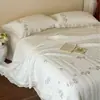 Estilo Coreano Estilo Princesa Encaje Bordado Acolchado Lavado a la Arena Todo Algodón Colcha Acolchada Juego de Tres Piezas Cubre Cama Grueso Cálido