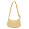 Bolso nuevo de moda, único, simple y elegante con sensación de calidad, bolso de hombro a la moda, bolso de axila de nicho para mujer temporada 2026