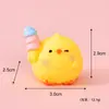 Muñeco Original de Pollito Amarillo Lindo Adornos DIY Accesorios para Colgar Mini Coche Escritorio Pequeños Adornos de Resina