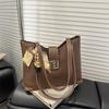 Bolso Tote de Mano con Texto al por Mayor Bolso de Mujer 2025 Verano Nuevo Bufanda de Seda Lazo Bolso de Hombro Trendy de Internet Bolso de Axila